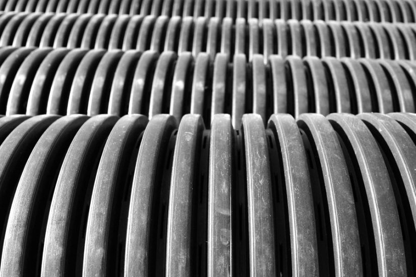 Drenážní potrubí SIROPLAST K,  DN250, tyč 6m - Perforace drenáže: 2/3 perforace